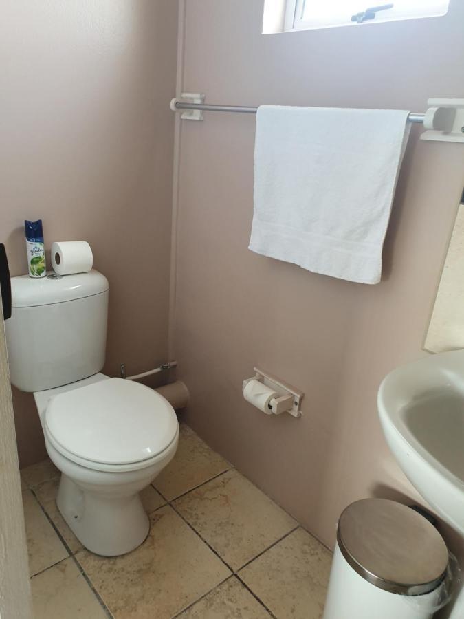 Nahoon Bed & Breakfast East London Bagian luar foto