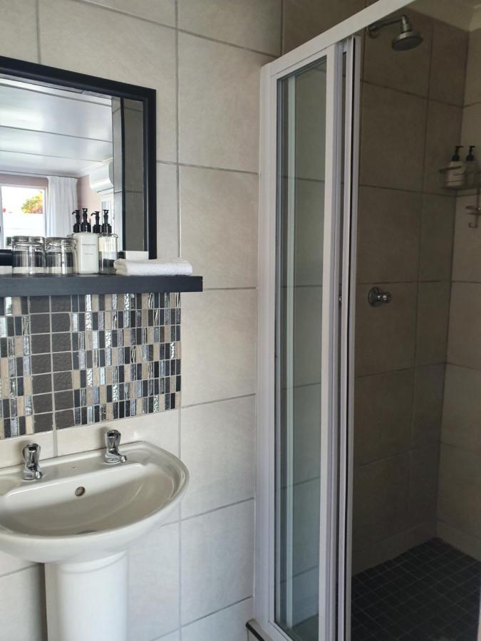 Nahoon Bed & Breakfast East London Bagian luar foto
