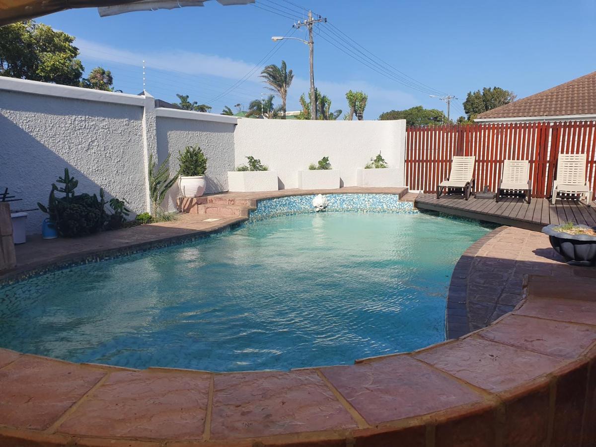 Nahoon Bed & Breakfast East London Bagian luar foto