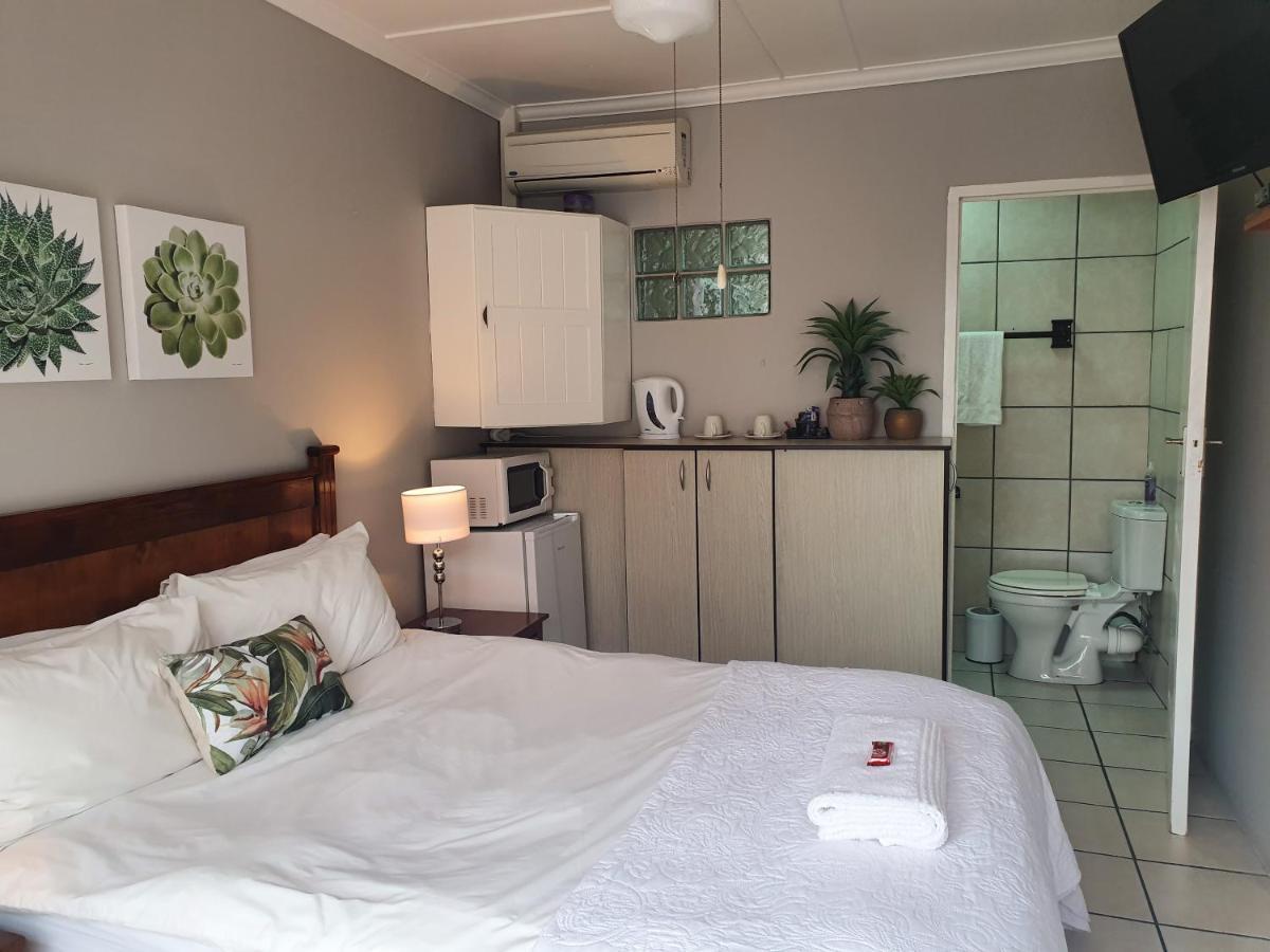 Nahoon Bed & Breakfast East London Bagian luar foto