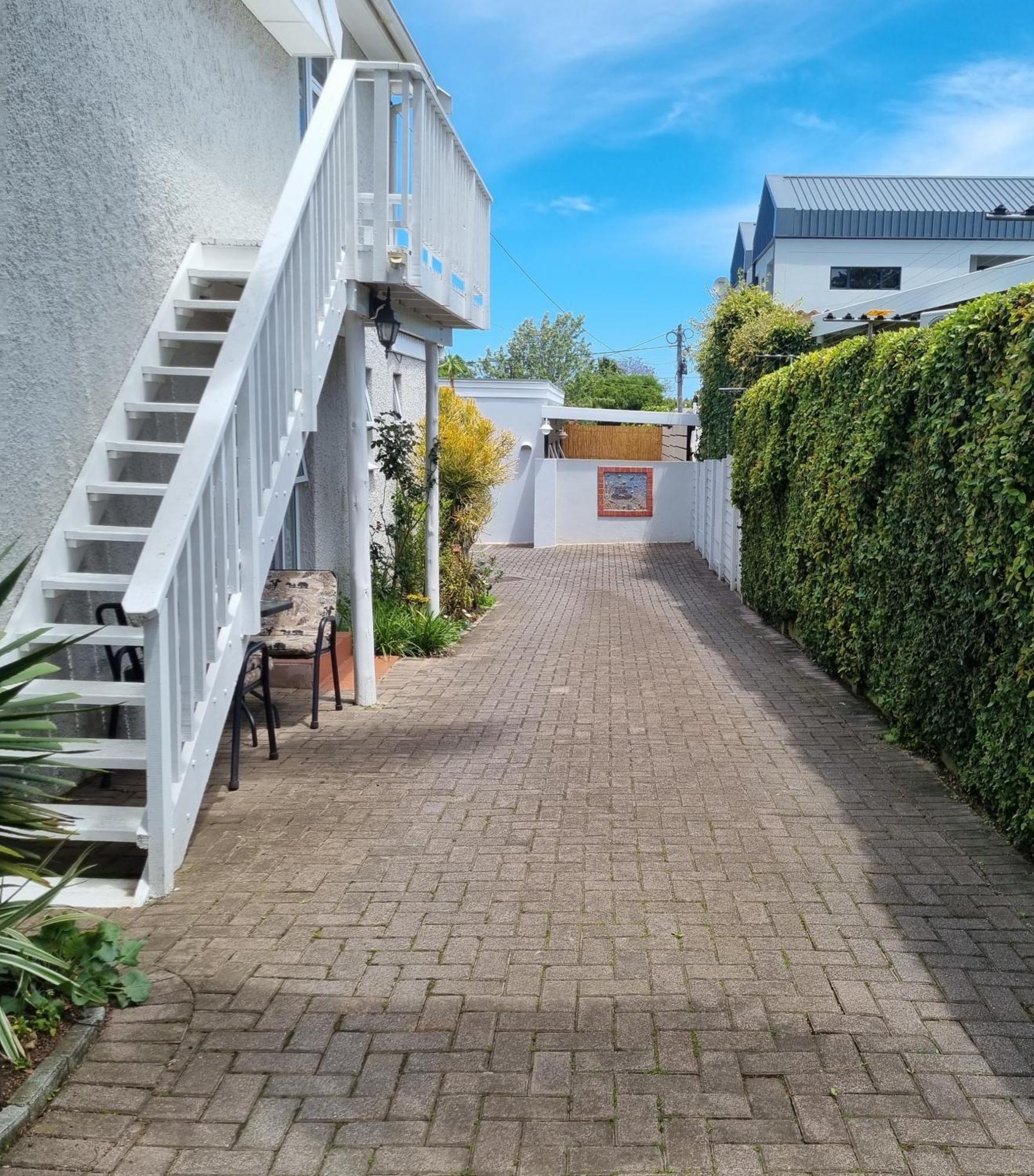 Nahoon Bed & Breakfast East London Bagian luar foto