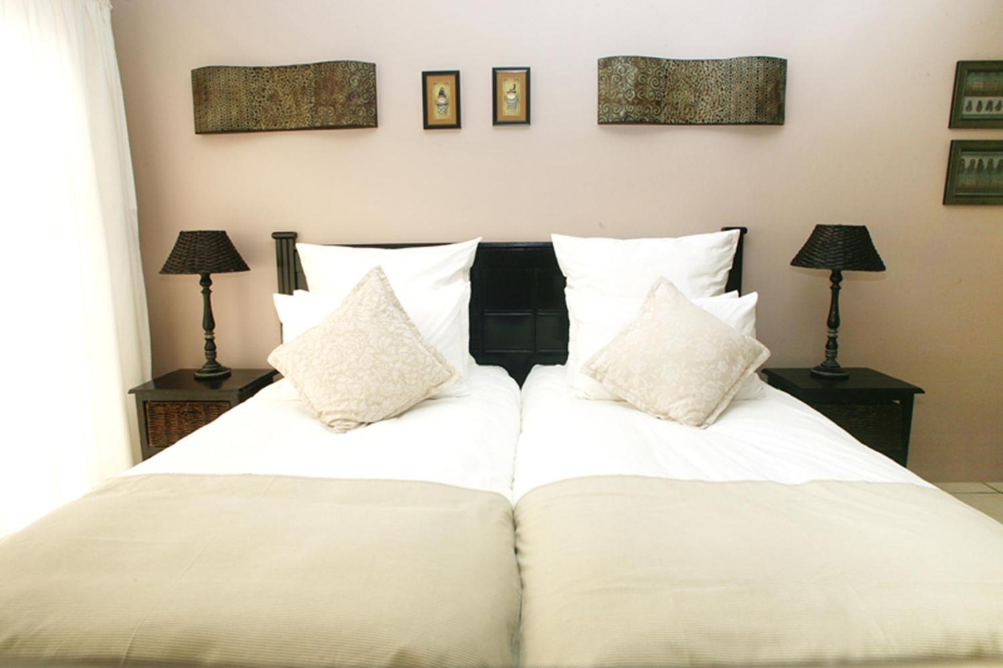 Nahoon Bed & Breakfast East London Bagian luar foto