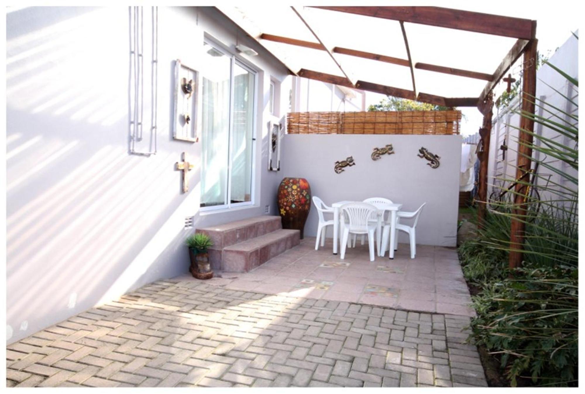 Nahoon Bed & Breakfast East London Bagian luar foto