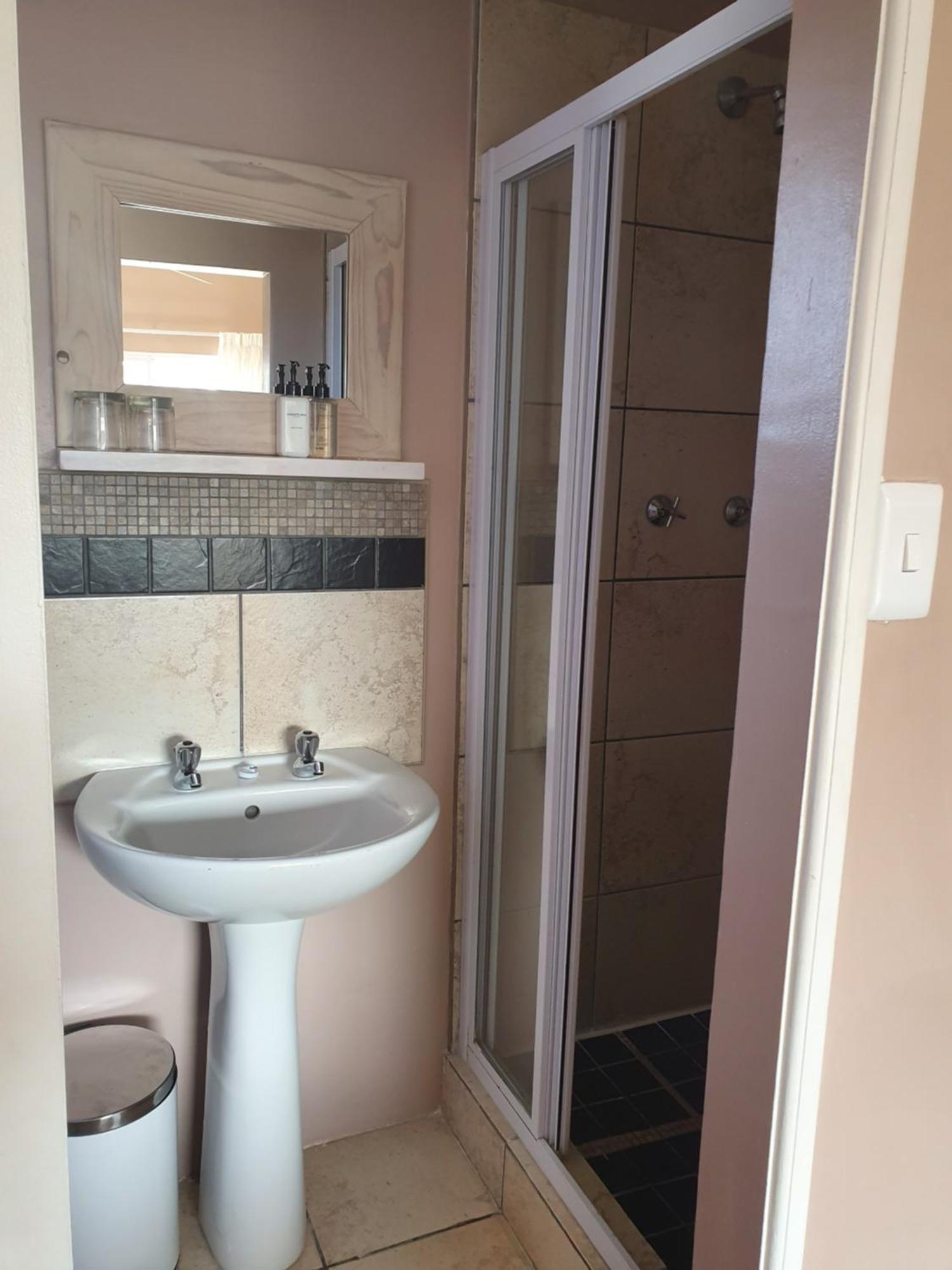 Nahoon Bed & Breakfast East London Bagian luar foto
